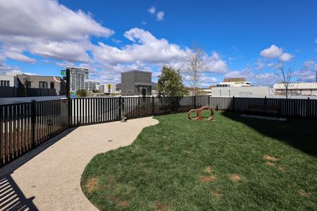 One Bedroom Apartment with Panoramic Views! - Photo 4