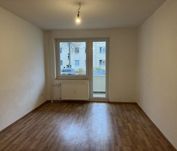 2 Zimmer & Balkon: klein, fein, dein! - Foto 1