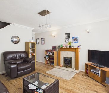 2 bedroom terraced house to rent - Photo 2