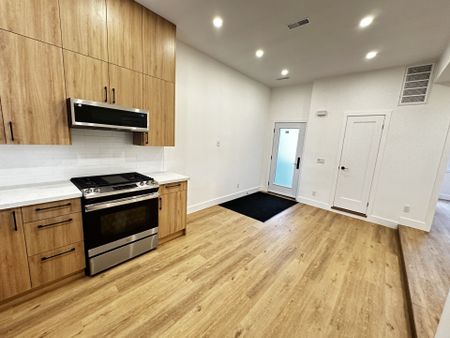 For Lease - 31 Woodfield Road Unit# Laneway, Toronto, Ontario - Photo 3