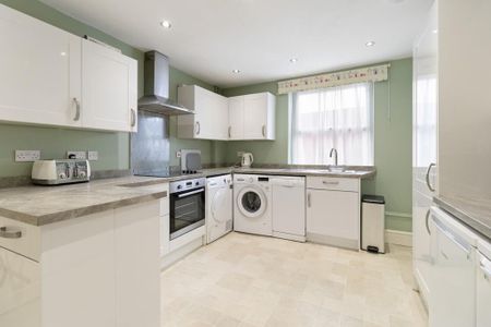 4 bedroom semi-detached house to rent - Photo 5