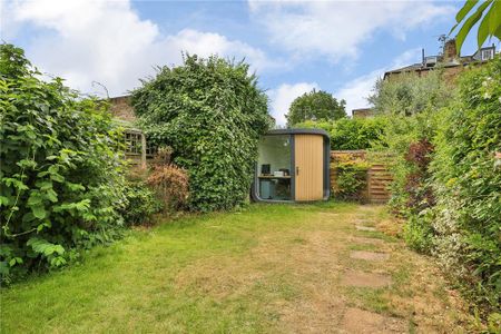 3 bedroom terraced house to rent - Photo 3