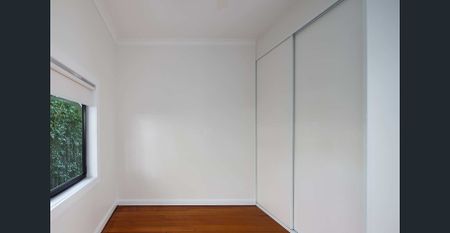 Home in the Heart of Convenience - Photo 5