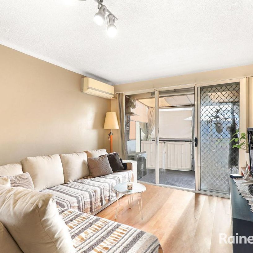 2 Bedroom Apartment in Prime Location - Photo 1