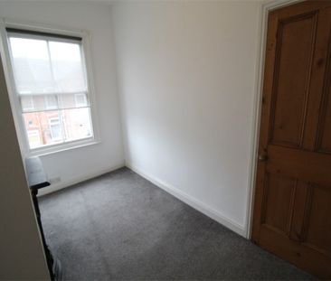 2 Bedroom Terraced To Let - Photo 6