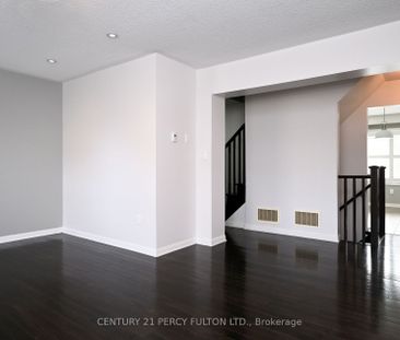 Townhouse For Lease | W8145100 - Photo 6