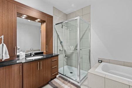 580 Rue Jacques Lavigne, Sainte-Thérèse, QC J7E - Photo 4