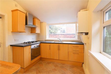 2 bedroom end of terrace house to rent - Photo 4