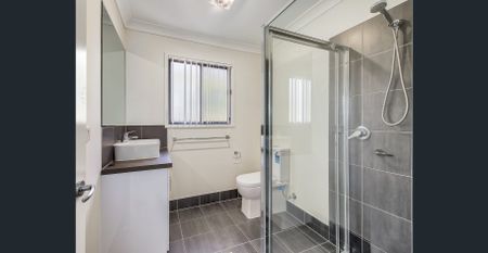 MODERN, FULLY FURNISHED, STUDIO APARTMENT - Photo 4