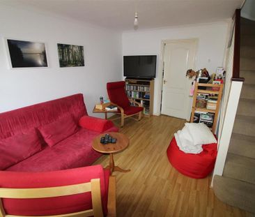2 bedroom end of terrace house to rent - Photo 6