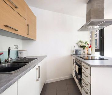 Studio to rent - Photo 2