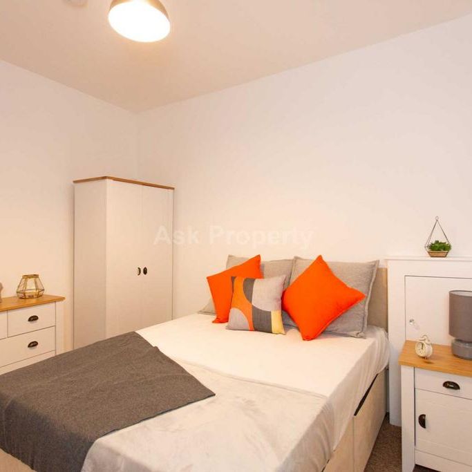 1 bedroom in a house share to rent - Photo 2