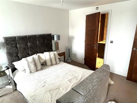 2 bedroom apartment to rent - Photo 4