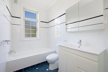 Character Home with North Facing Garden - Photo 4