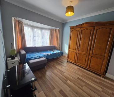 3 bedroom semi-detached house to rent - Photo 1