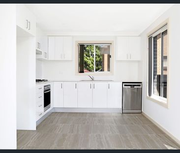 Modern Coastal Living - Walk to Beach & Transport! - Photo 4