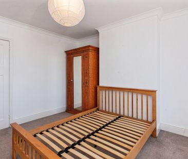 2 bedroom maisonette to rent - Photo 2