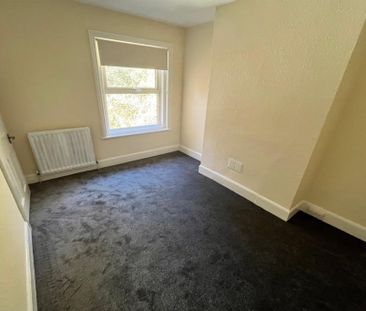 2 bedroom end of terrace house to rent - Photo 6