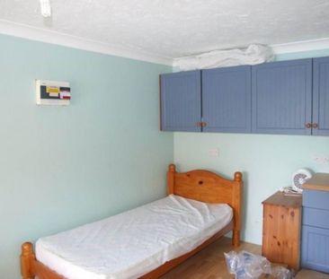 4 bedroom detached house to rent - Photo 4