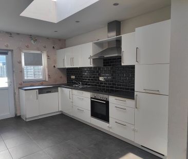 Gezellige woning met ruime tuin in centrum Oostkamp. - Foto 4