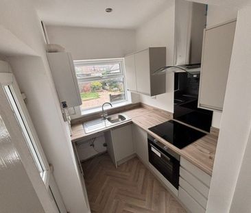 2 bed Terraced - To Let - Photo 2