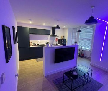 2 bedroom flat to rent - Photo 2