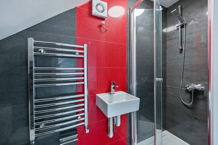 5 bedroom semi-detached house to rent - Photo 2