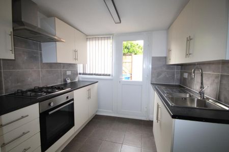 2 bedroom terraced house to rent - Photo 5