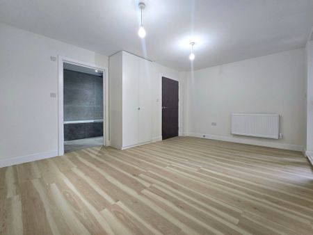 2 Bedroom Apartment, Norbury Avenue, London - Photo 4