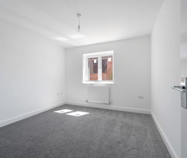 3 bedroom end of terrace house to rent - Photo 2