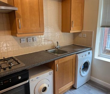 3 bedroom terraced house to rent - Photo 2