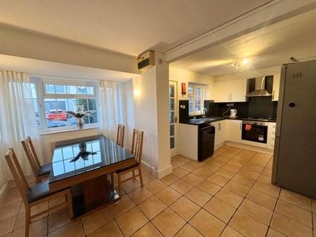 Dereham Court, Leamington Spa, CV32 - Photo 5