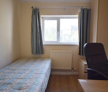 3 bedroom semi-detached house to rent - Photo 6