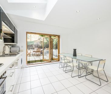 2 bedroom end of terrace house to rent - Photo 4