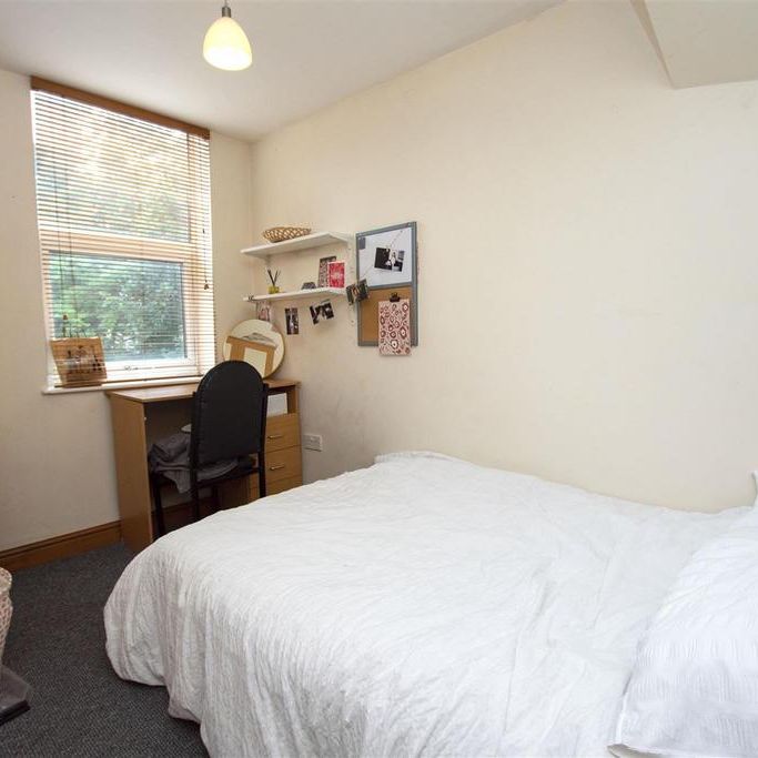 6 bedroom house to rent - Photo 1