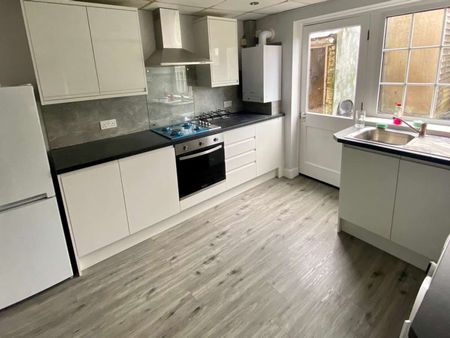 5 Bed House share in Winton - Photo 2