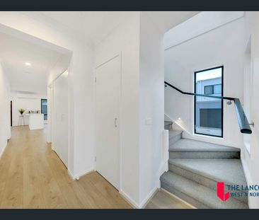 Townhouse for rent in Kalkallo - Photo 4