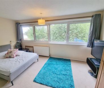 1 bedroom in a flat share to rent - Photo 3