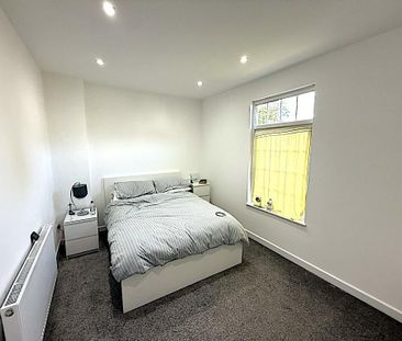 2 bedroom end of terrace house to rent - Photo 5