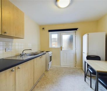2 bedroom property to rent - Photo 4