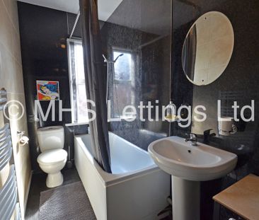 4 Bedroom Mid Terraced House for rent in Hessle Terrace - Photo 5