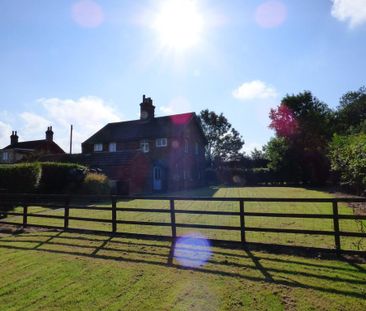 3 bedroom semi-detached house to rent - Photo 5