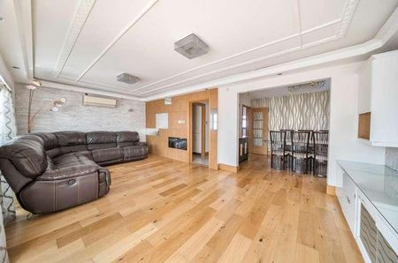 Jellicoe Gardens, Stanmore, HA7 - Photo 3