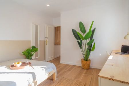 Gran Via de les Corts Catalanes, Barcelona, Catalonia 08004 - Photo 5