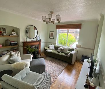 2 Bed Semi-Detached House, Reigate Road, BR1 - Photo 3