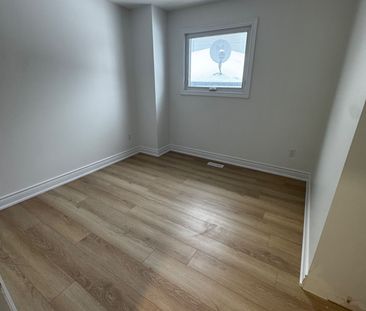 For Lease - 131 Edelwild Drive, Orangeville, Ontario - Photo 2