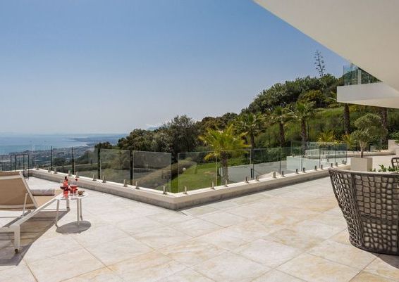 Luxury Villa for rent in Marbella Del Este, Andalusia