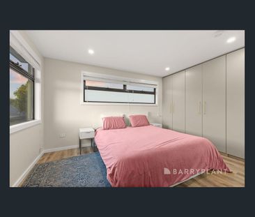 Spacious and Stylish Family Home - Photo 4