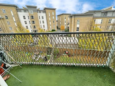 2 bedroom flat to rent - Photo 3