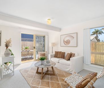 Northeast Light & Ocean Air – Stylish Townhouse in Prime Coastal Lo... - Photo 1